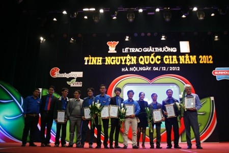 Trao giải thưởng Tình nguyện quốc gia 2012 - ảnh 1